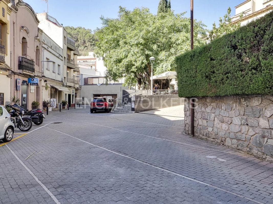 Terreno en venta en Torrelles de Llobregat, Barcelona photo 5