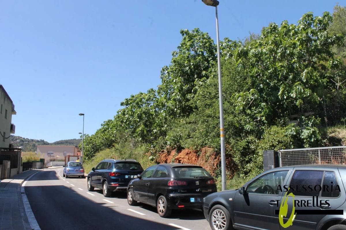 Terreno en venta en Torrelles de Llobregat, Barcelona photo 2