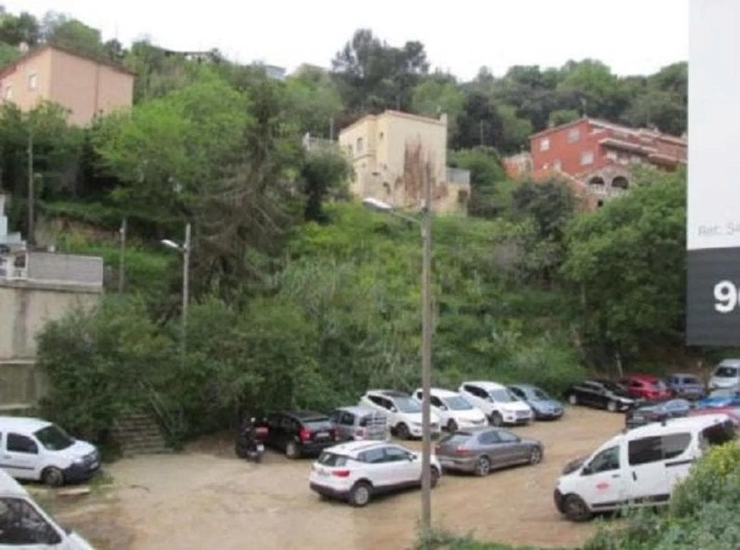 Terreno en venta en Barcelona, Barcelona photo 2