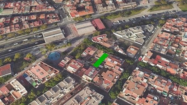 Terreno en calle de Joaquim Valls thumbnail 2