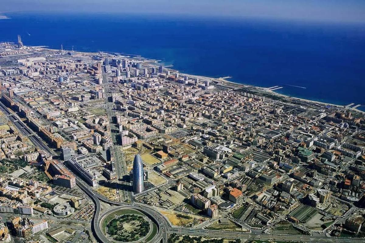 Terreno en venta en Barcelona, Barcelona photo 2