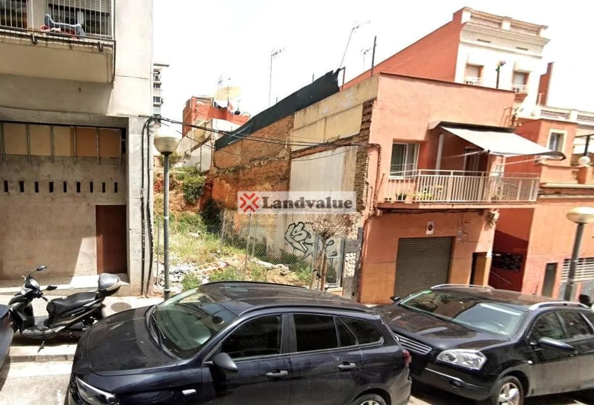 Terreno en venta en Badalona, Barcelona photo 2