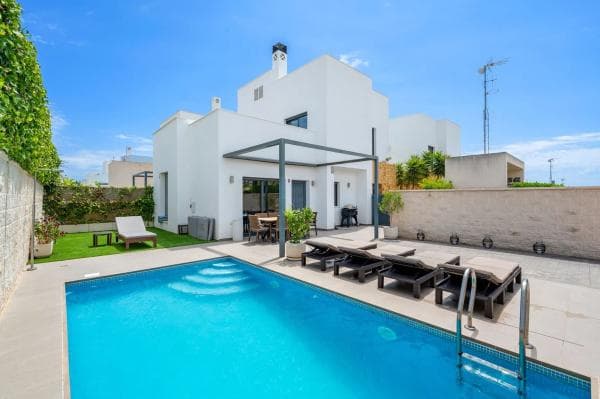 Chalet independiente en venta en Ciudad Quesada, Ciudad Quesada
photo 1