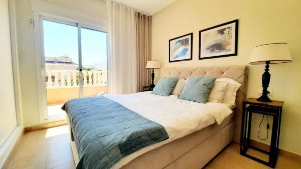 Chalet independiente en venta en Torre de la Horadada, Pilar de la Horadada
thumbnail 1