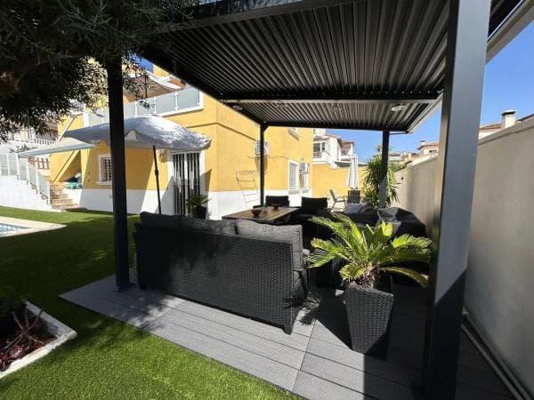 Casa independiente en calle Marbella thumbnail 1
