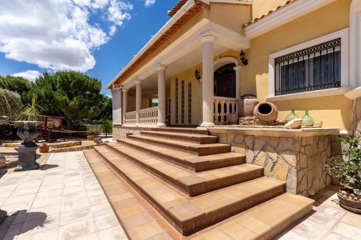 Propiedades en venta y alquiler en España photo 2