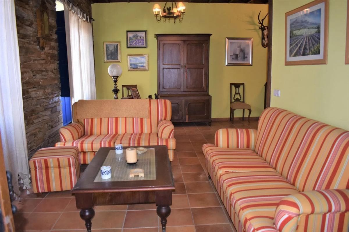Propiedades en venta y alquiler en España photo 2