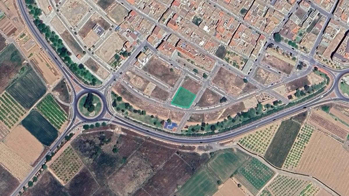 Land for sale in La Pobla de Vallbona, Valencia photo 4