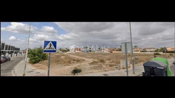 Terreno en calle Alcarava thumbnail 2