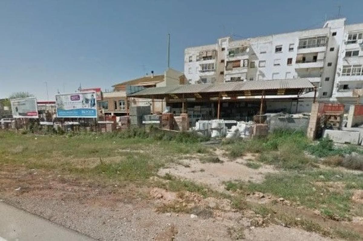 Land for sale in La Pobla de Vallbona, Valencia photo 3