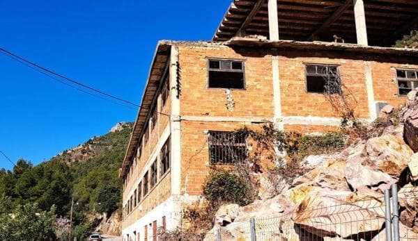 Terreno en calle de la Pobleta, 329 thumbnail 1