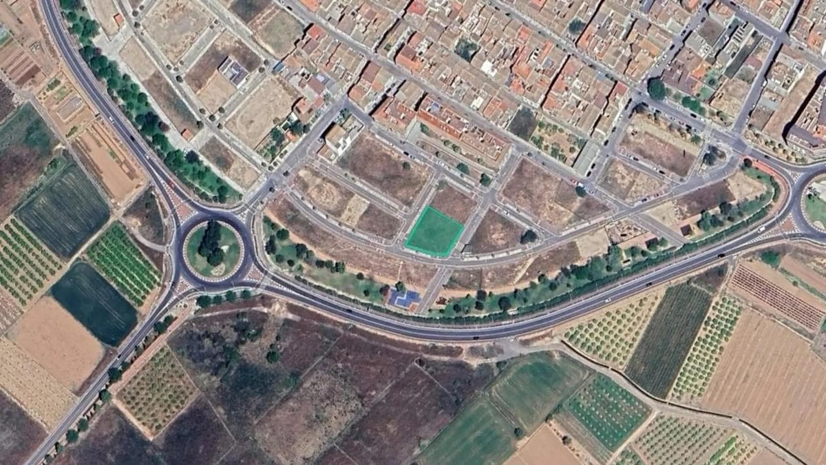 Terreno en venta en La Pobla de Vallbona, Valencia photo 2