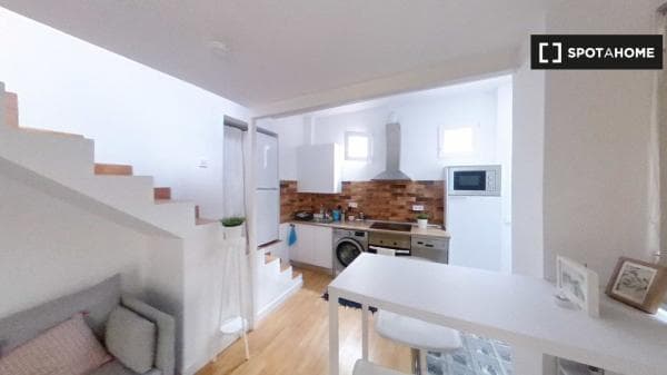 Apartment for rent in C. de Francisco Remiro , Madrid photo 1