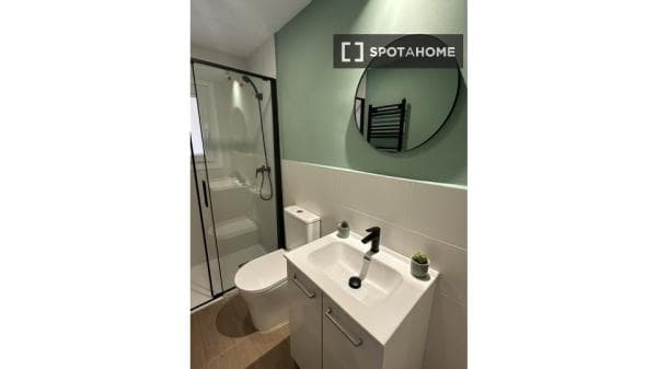 Apartment for rent in C. de Seseña , Madrid thumbnail 1