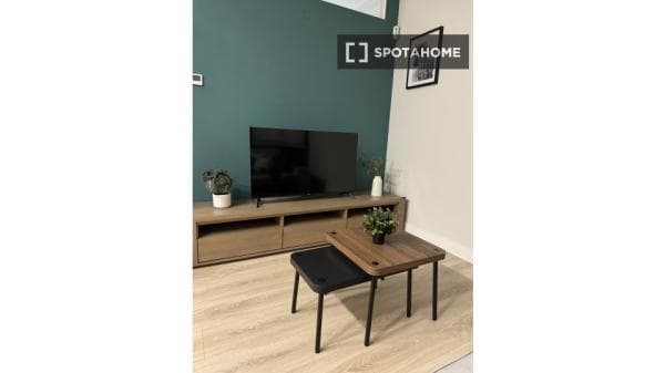 Apartment for rent in C. de Domingo Pérez del Val , Madrid thumbnail 2