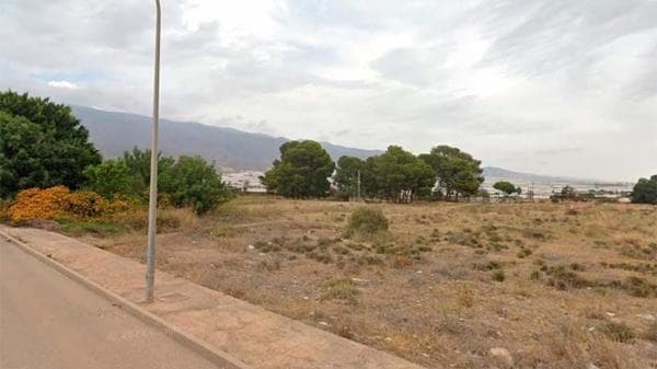Terreno en calle Salónica thumbnail 2