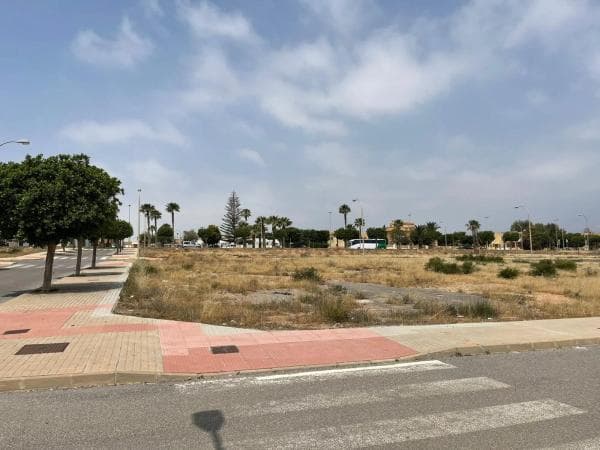Terreno en Barrio Santo Domingo thumbnail 2