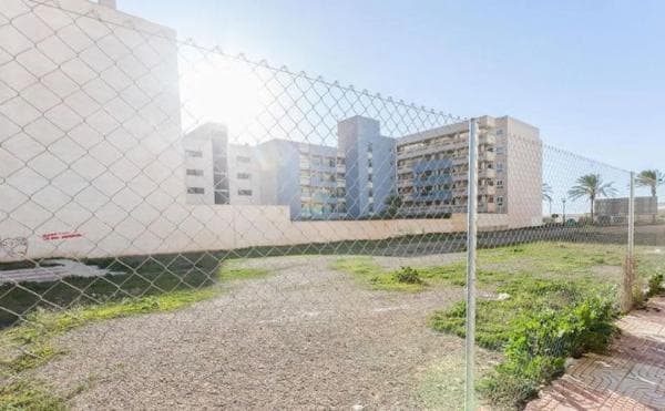 Terreno en calle Antonio Pintor thumbnail 2
