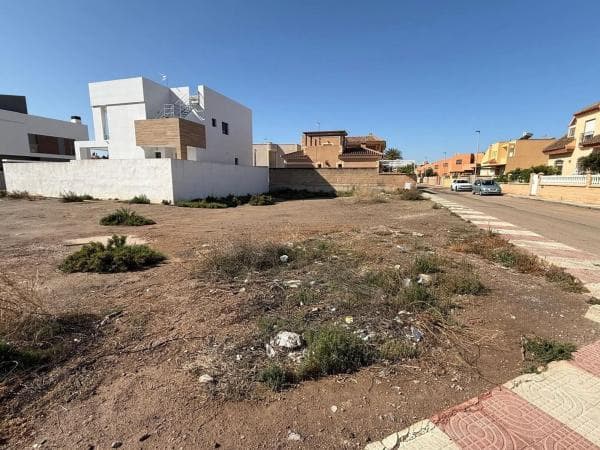 Terreno en calle Finlandia photo 1