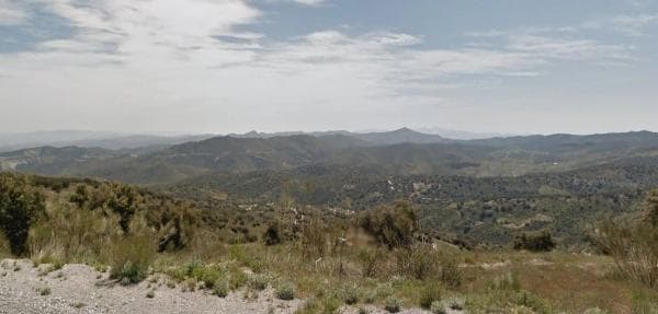 Terreno en calle del medio, 5 thumbnail 2