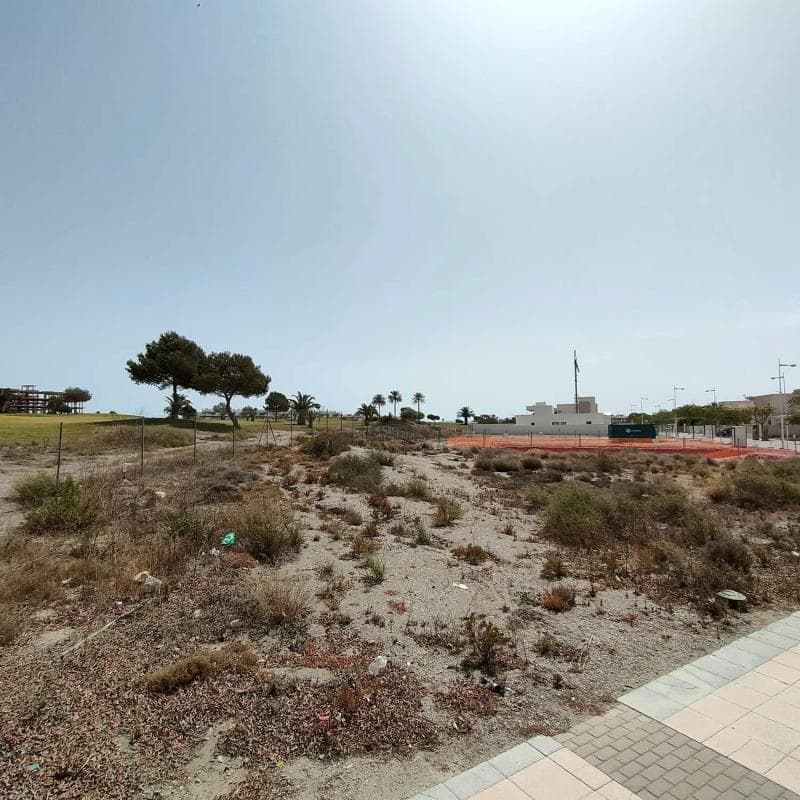 Terreno en venta en Almería, Almería photo 2