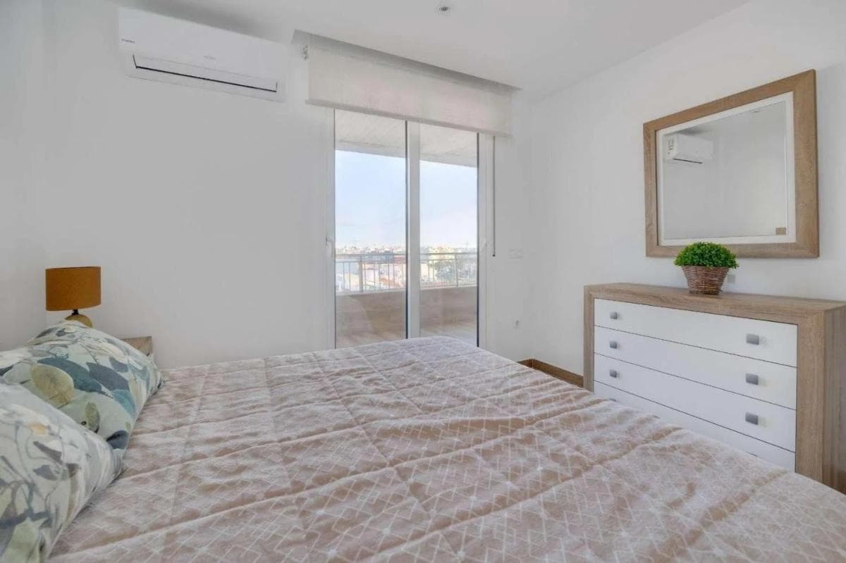 Sale of apartment in Barrio El Acequión, Torrevieja
photo 2