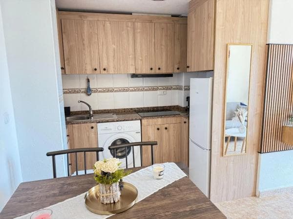 Piso en venta en Calle València, Torrevieja
thumbnail 1