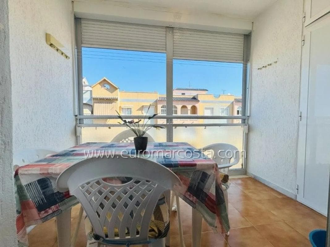 Sprzedaż mieszkania w Calle Emperadores, Torrevieja
photo 3