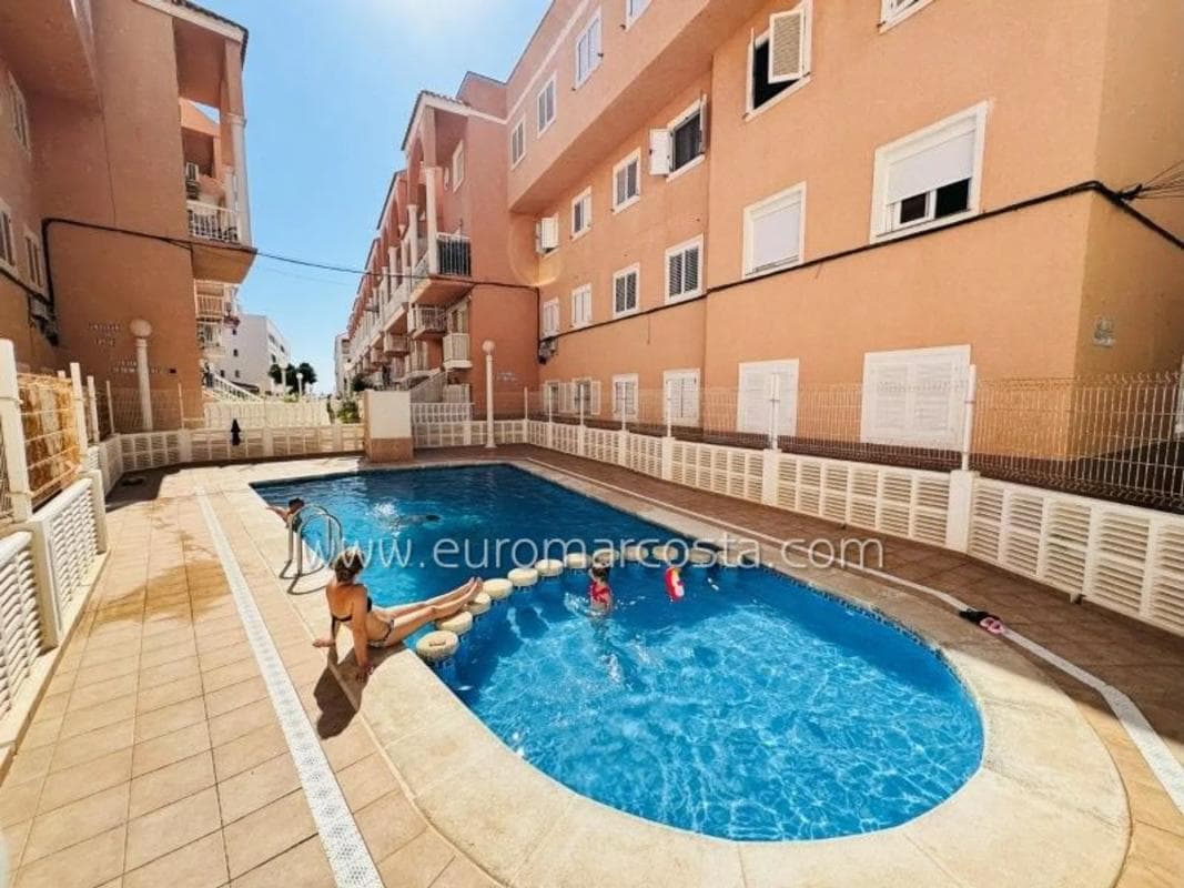 Sprzedaż mieszkania w Calle Emperadores, Torrevieja
photo 4