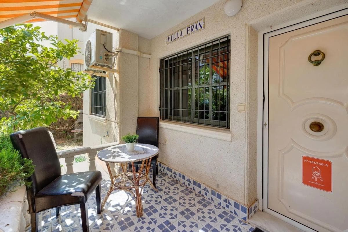Venta de piso en Barrio La Siesta - El Salado - Torreta, Torrevieja
photo 3