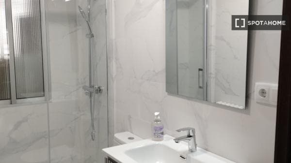 Habitación compartida, Plaza España, Valladolid thumbnail 2
