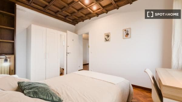 Increíble habitación en alquiler en Barcelona thumbnail 2