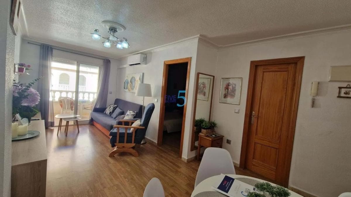Venta de piso en Barrio El Acequión, Torrevieja
photo 4