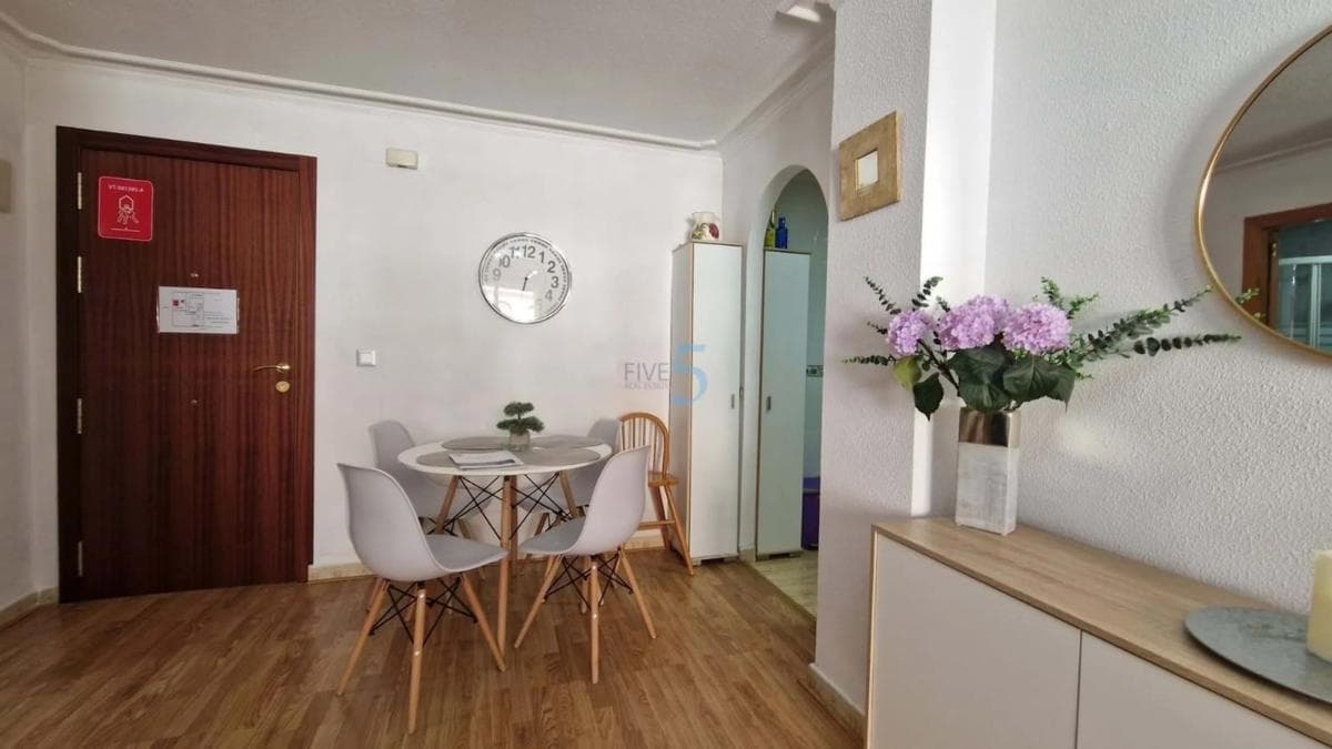Venta de piso en Barrio El Acequión, Torrevieja
photo 5