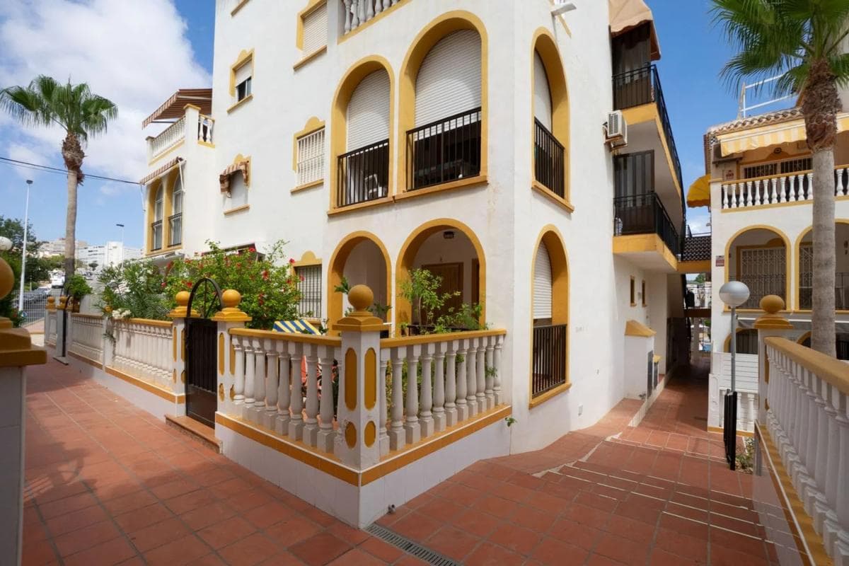 Sprzedaż mieszkania w Calle Geraneos, Torrevieja
photo 4