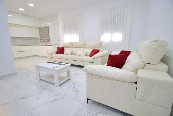 Piso en venta en Barrio Carrús Este, Elche / Elx
thumbnail 1