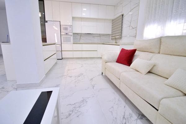 Piso en venta en Barrio Carrús Este, Elche / Elx
thumbnail 2