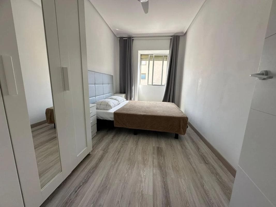 Venta de piso en Calle Victoriano Ximénez de Couder, Alicante / Alacant
photo 5