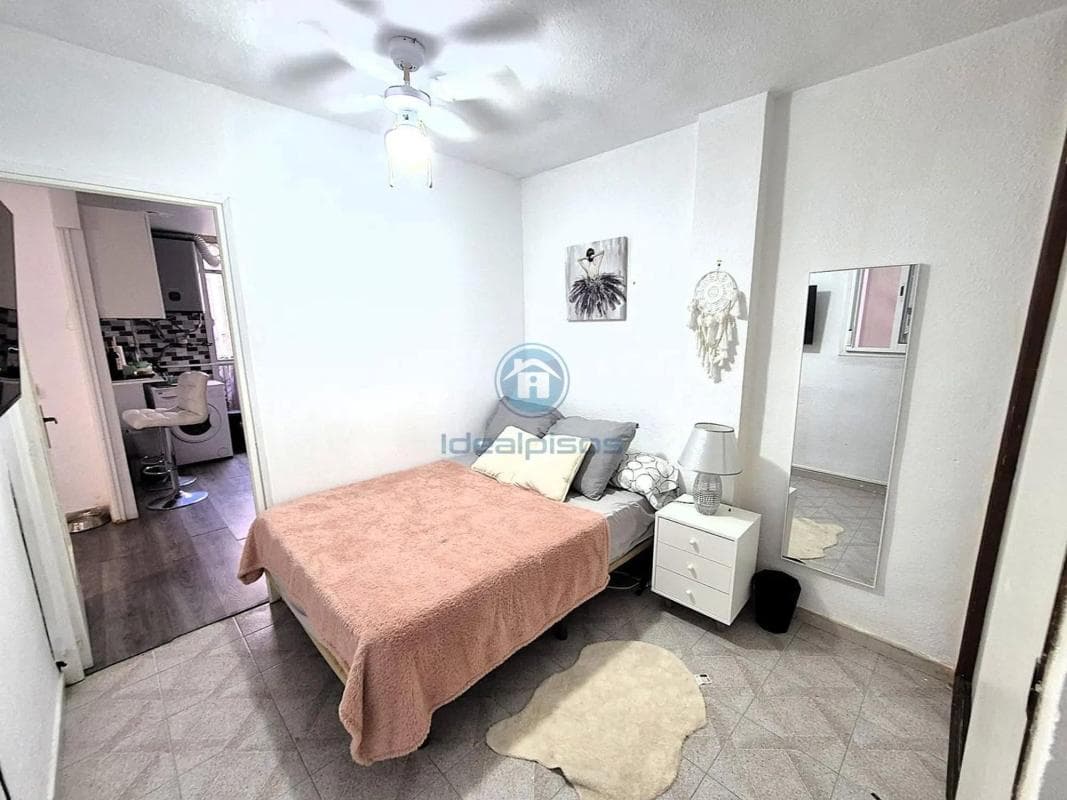 Venta de piso en AV JOSE REUS GARCIA, Alicante / Alacant
photo 2