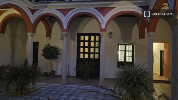 Квартира в аренду на Calle San Isidoro, 41004 Sevilla, Spain, Севилья photo 1