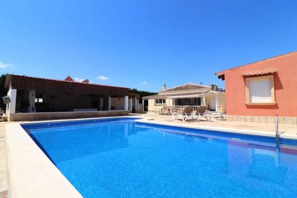 Casa independiente en calle Azarbe de Abanilla thumbnail 1