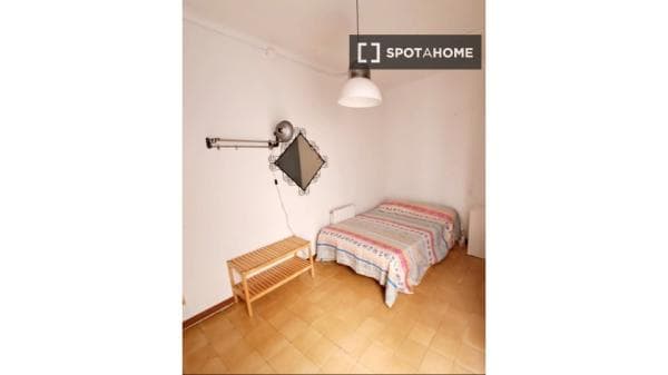 Habitación en piso compartido, El Gòtic, Barcelona thumbnail 1