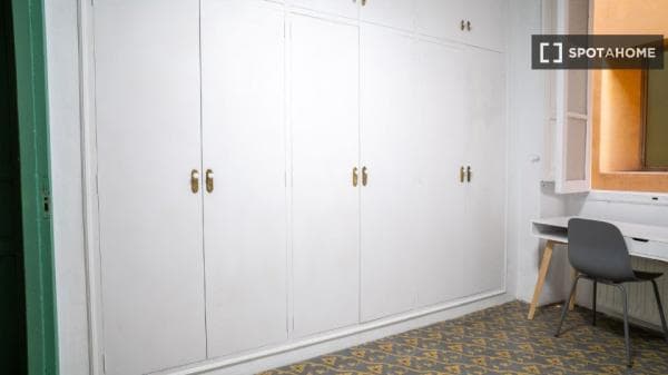 Habitación en piso compartido en valència thumbnail 1