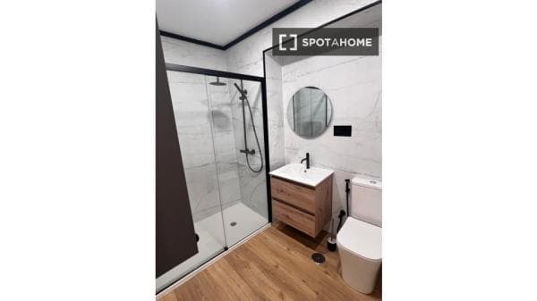 Habitación en piso compartido en San Matías-Realejo, Granada thumbnail 1