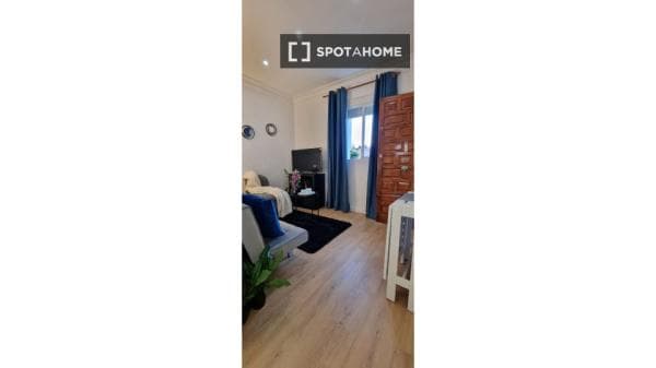 Studio for rent in Calle Nápoles, Madrid thumbnail 2