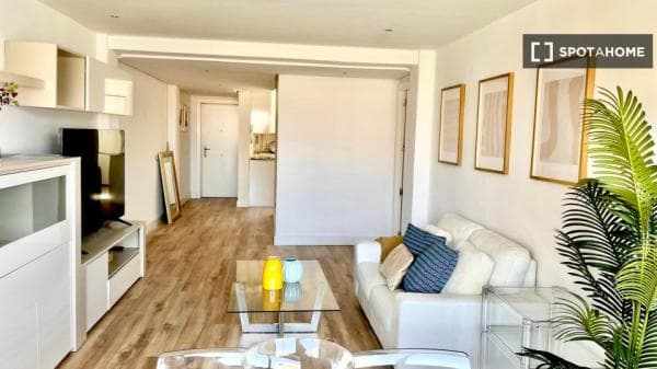 Apartment for rent in C. del Poeta Joan Maragall , Madrid photo 1