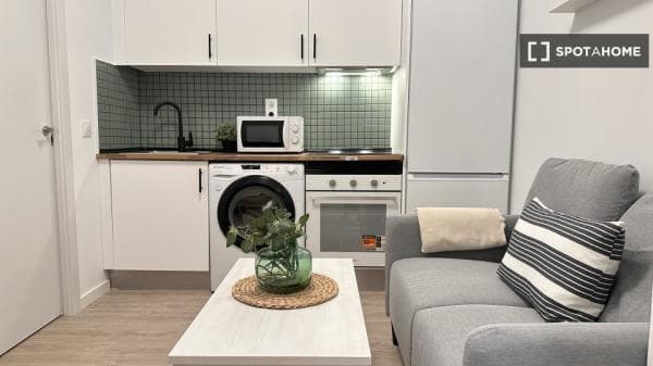 Apartment for rent in Paseo DE LAS DELICIAS , Madrid photo 1