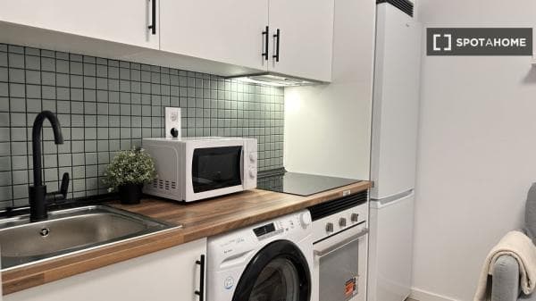 Apartment for rent in Paseo DE LAS DELICIAS , Madrid thumbnail 1