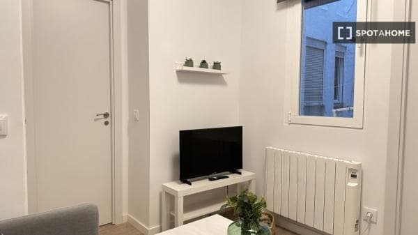 Apartment for rent in Paseo DE LAS DELICIAS , Madrid thumbnail 2