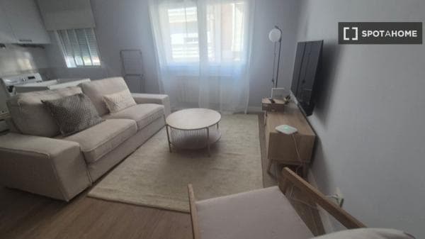 Apartment for rent in C. de Jaime Hermida , Madrid photo 1